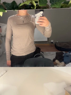 Beige långärmad topp - Knappt använd💗