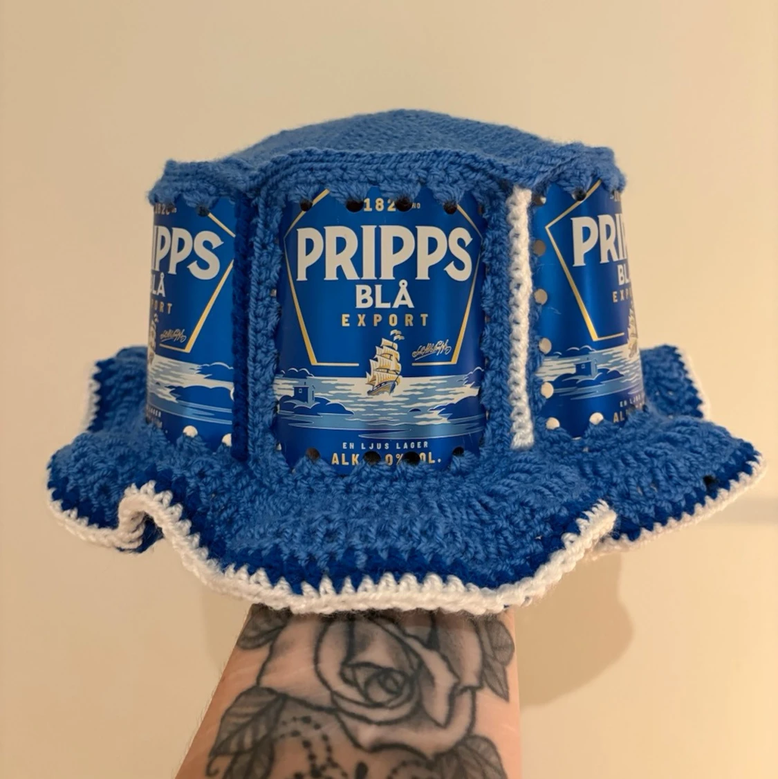 Ölhatt av sorten ”Pripps blå”