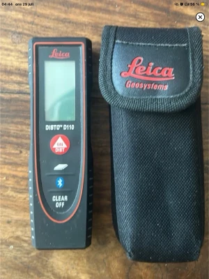 Leica Disto D110 laseravståndsmätare - Laseravståndsmätare från Leica, modell Disto D110. Svart med röda detaljer och digital display. Kommer med ett svart fodral med röd Leica-logga. Perfekt för att mäta avstånd snabbt och exakt, har Bluetooth-funktion. Mkt bra skick och fungerar utan problem. Nypris runt 2800:- och uppåt.