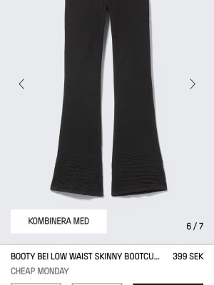 Low waist jeans  - Jätte snygga lowwaist jeans från cheap monday, säljer då de är för små 💗strl 29/32