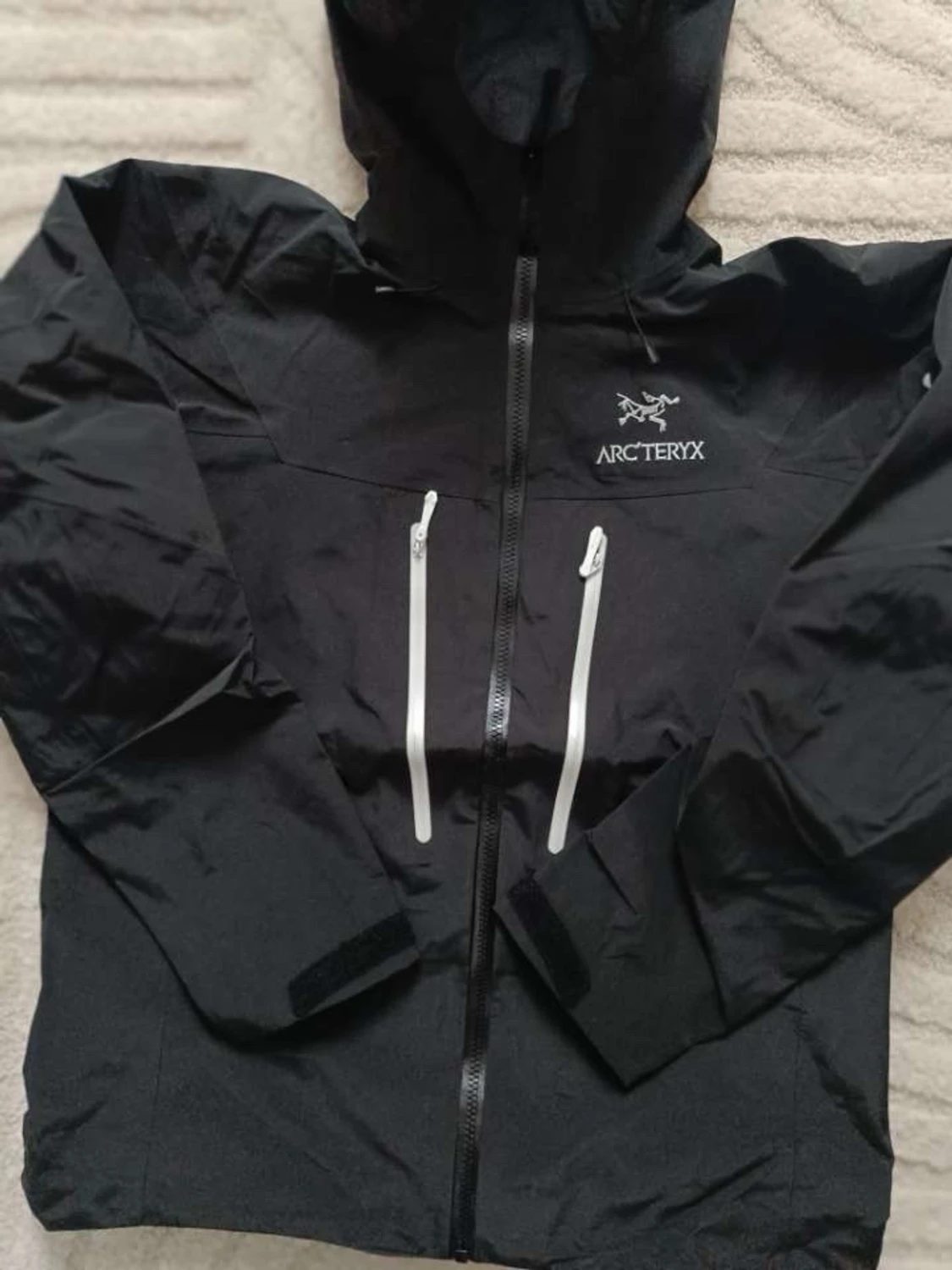 Svart regnjacka från Arc'teryx - 4