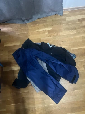 Kläder  - Säljer jätte snygga kläder för 900kr bara 
