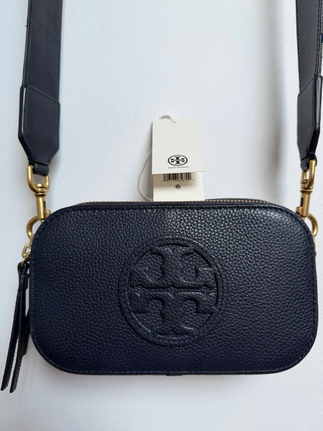 Mörkblå Miller mini crossbody från Tory Burch