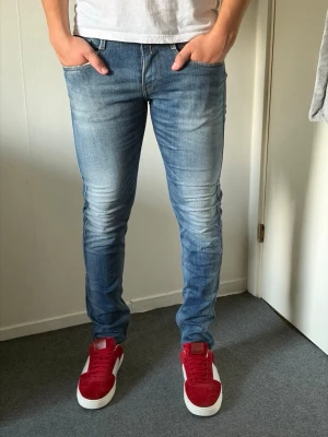 Replay jeans| 29/32 (6R) - Bra skick! Dm/Pm vid frågor/info! 