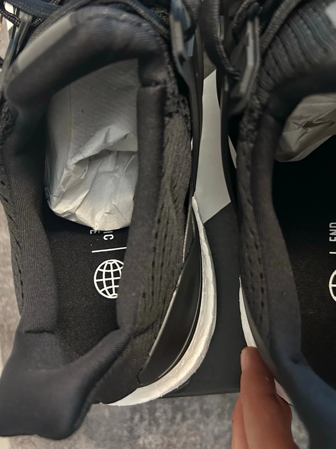 Svarta Adidas Ultraboost sneakers - 3