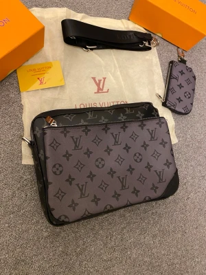L v trio bag - Helt ny.
