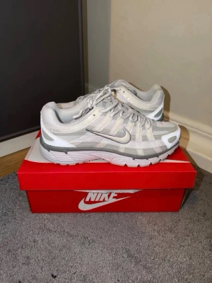 Nike P6000 - New, never worn, with the box. I ship the same day as the purchase. Size 40 , very comfortable