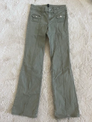 Gröna jeans - Gröna jeans från hm, storlek xs💚