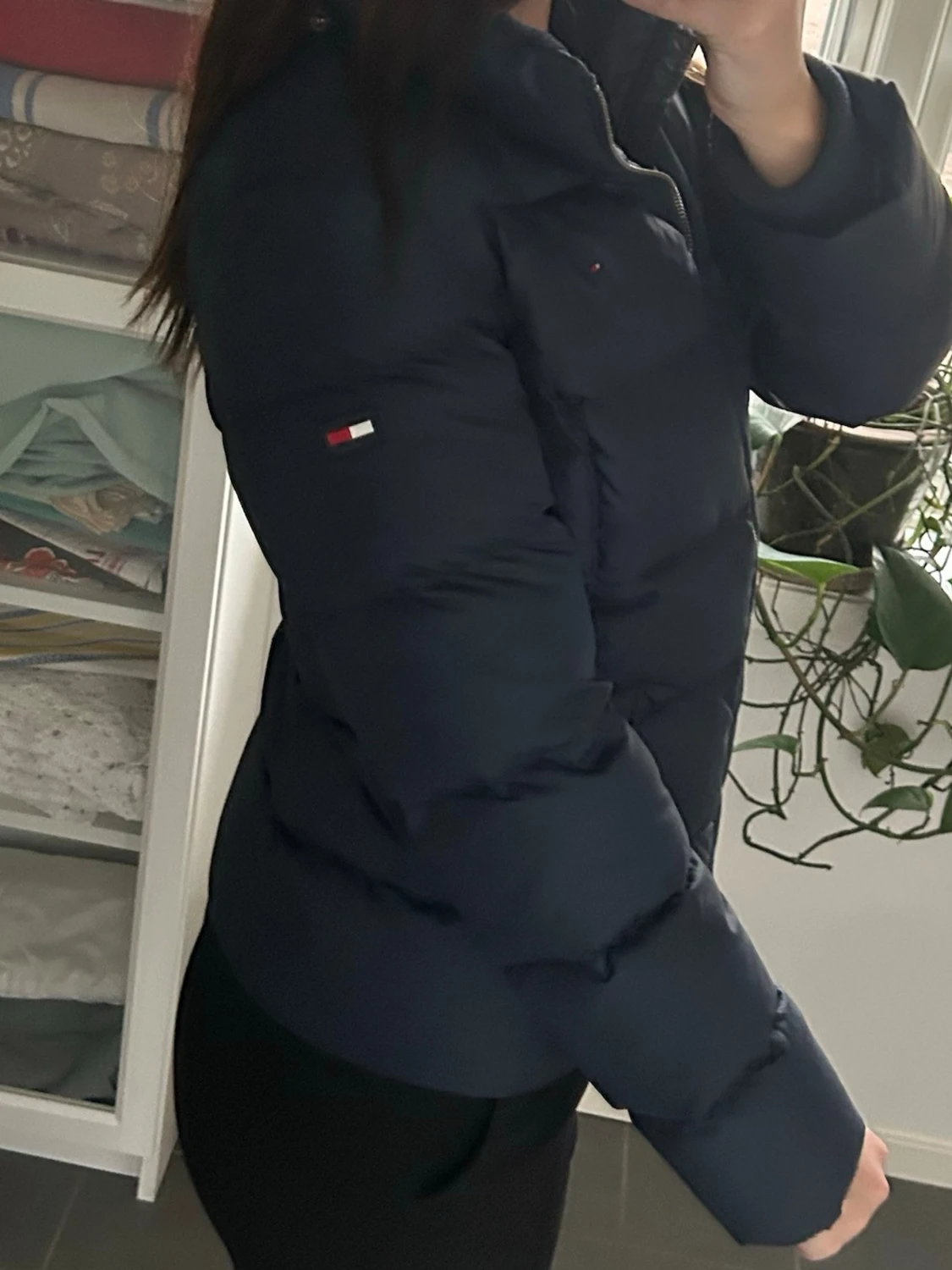 Mörkblå pufferjacka från Tommy Hilfiger - 2