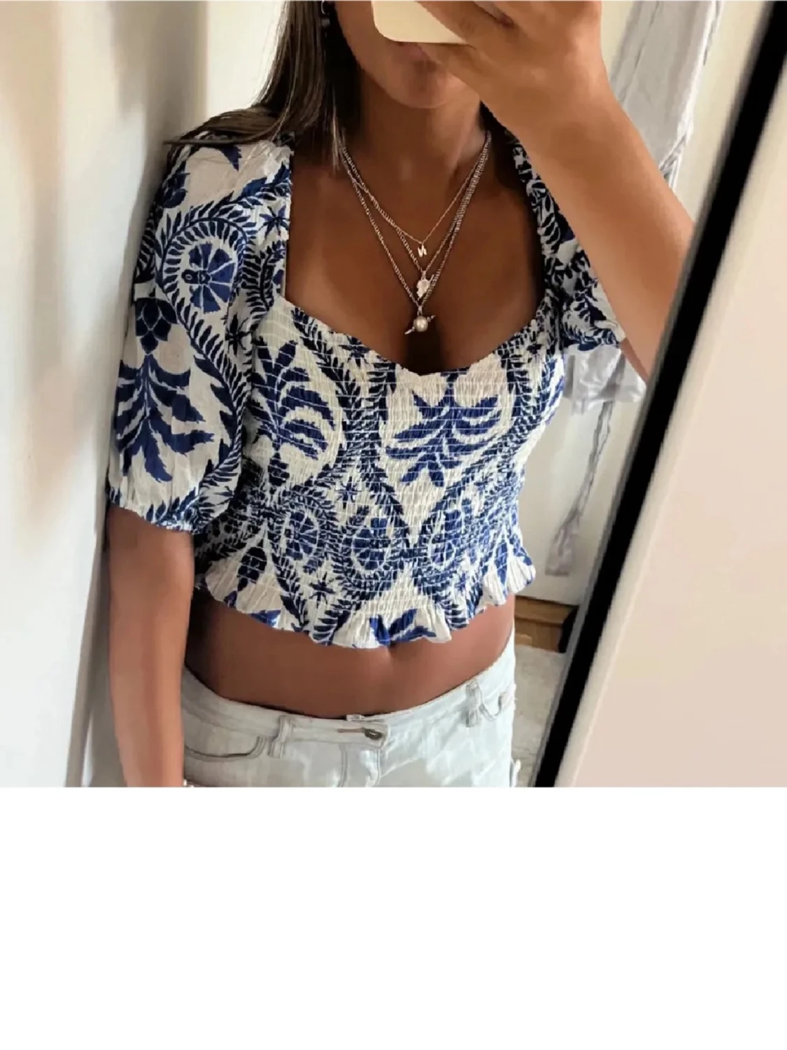 Blåvit croppad blus med mönster - 2