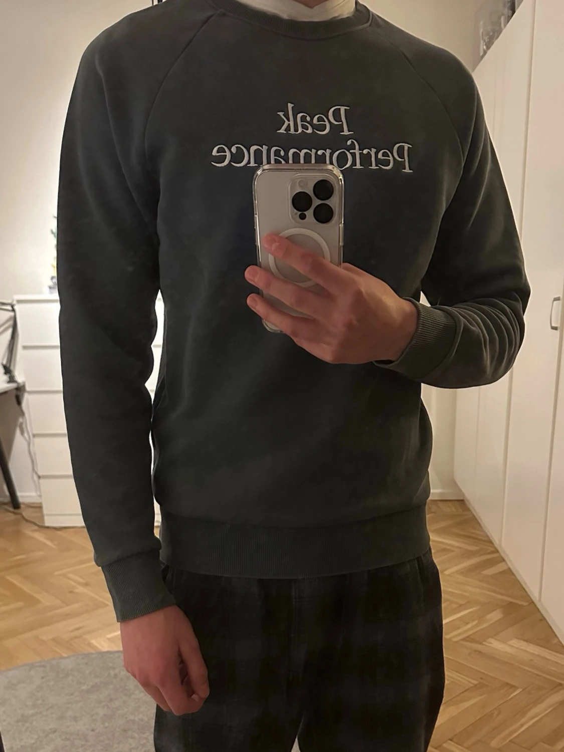 Mörkblå Peak Performance sweatshirt - 3