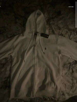 Ralph lauren zip hoodie - Storlek M, mer som S. Med pris lapp helt ny