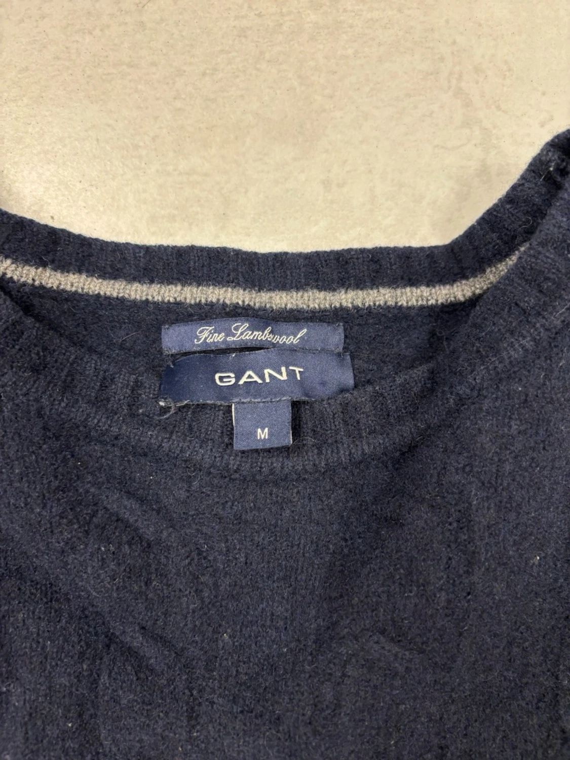Mörkblå kabelstickad tröja GANT - 3