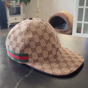 Gucci keps med GG-mönster - öppen för byten på andra kepsar 
