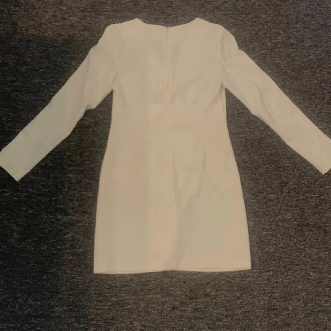 Vit kort klänning från Boohoo - 1