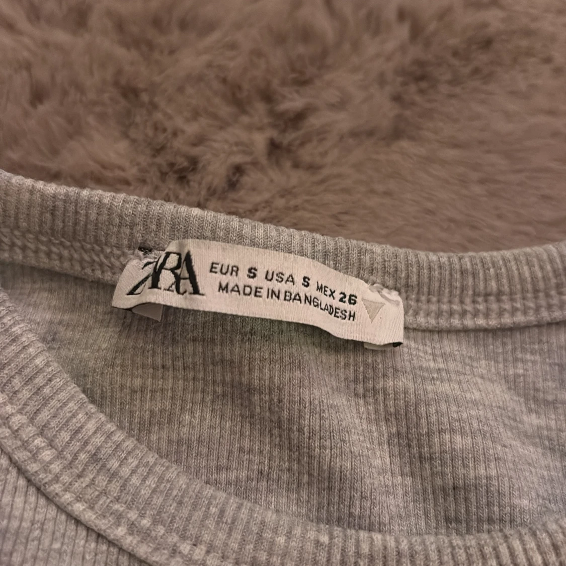 Tre ribbade linnetoppar från Zara - 1