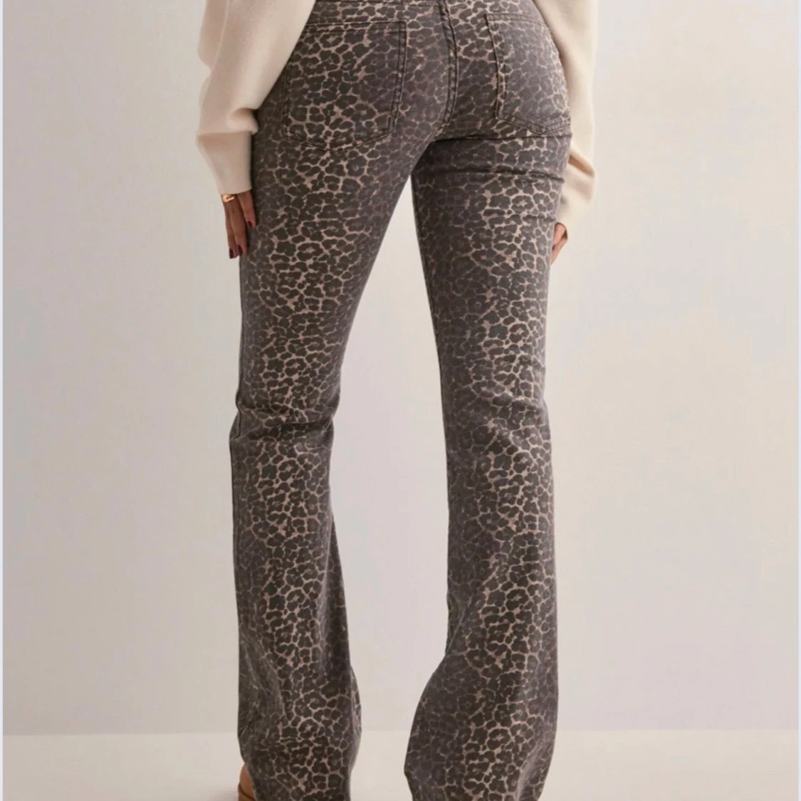 Leopardmönstrade jeans - 1