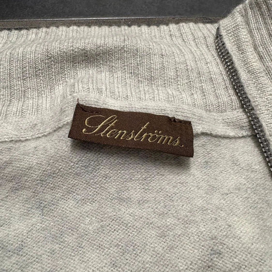 Ljusgrå merinoullskofta från Stenströms - 2