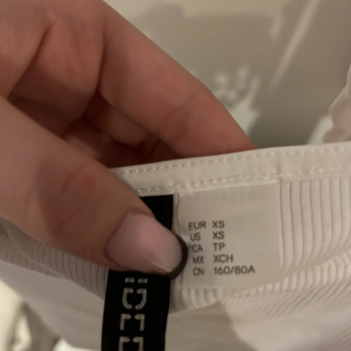 Vit söt topp från hm med korta volang ärmar - 1