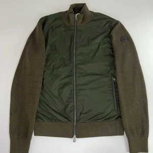 Moncler cardigan - Skick 9/10, pris:2600