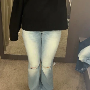 Nelly jeans - Jättefina lågmidjade jeans från nelly. Jättebra skick, knappt använda!