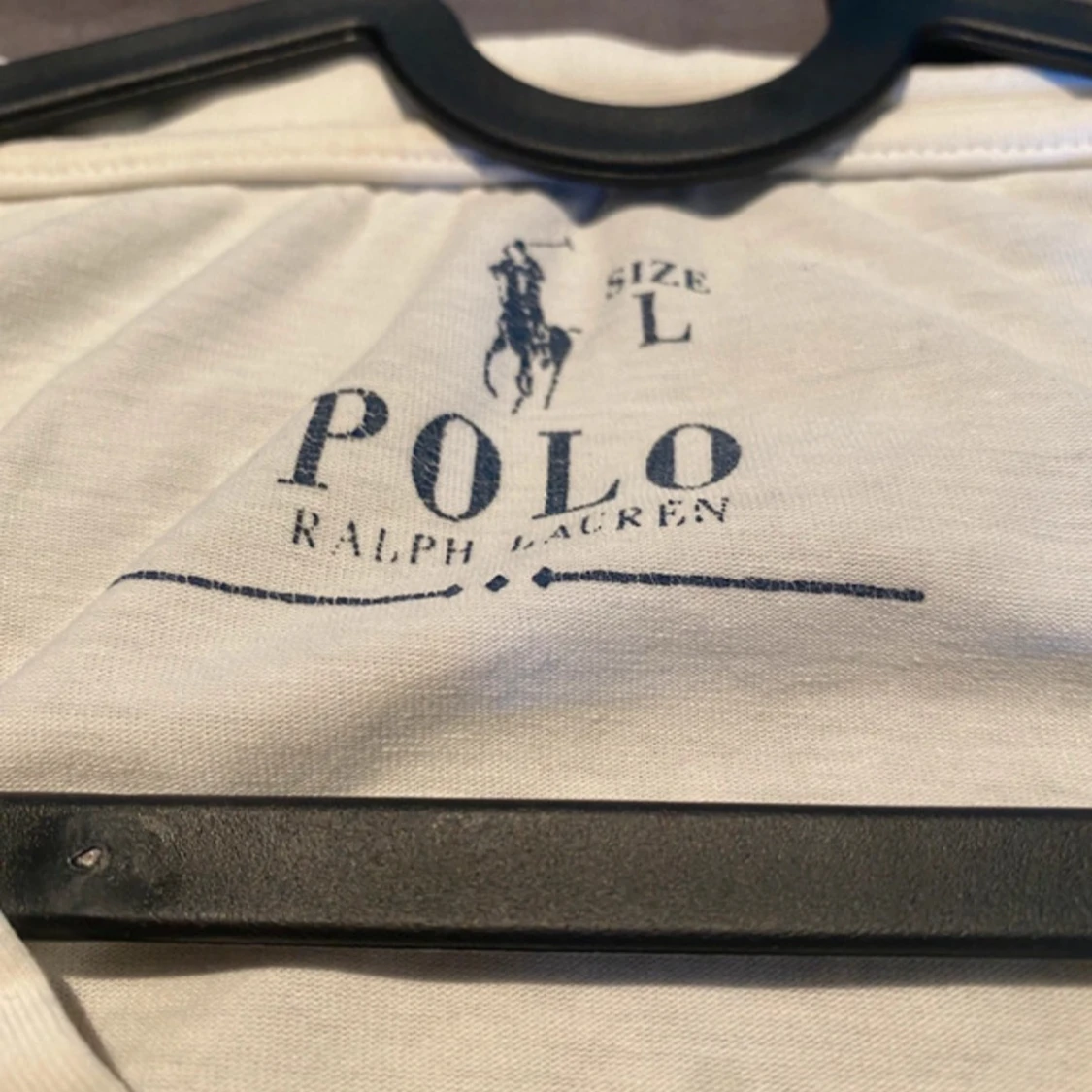 Vit v-ringad t-shirt från Polo Ralph Lauren - 2