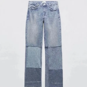 Jeans zara - Jeans från zara med patchwork i storlek 34