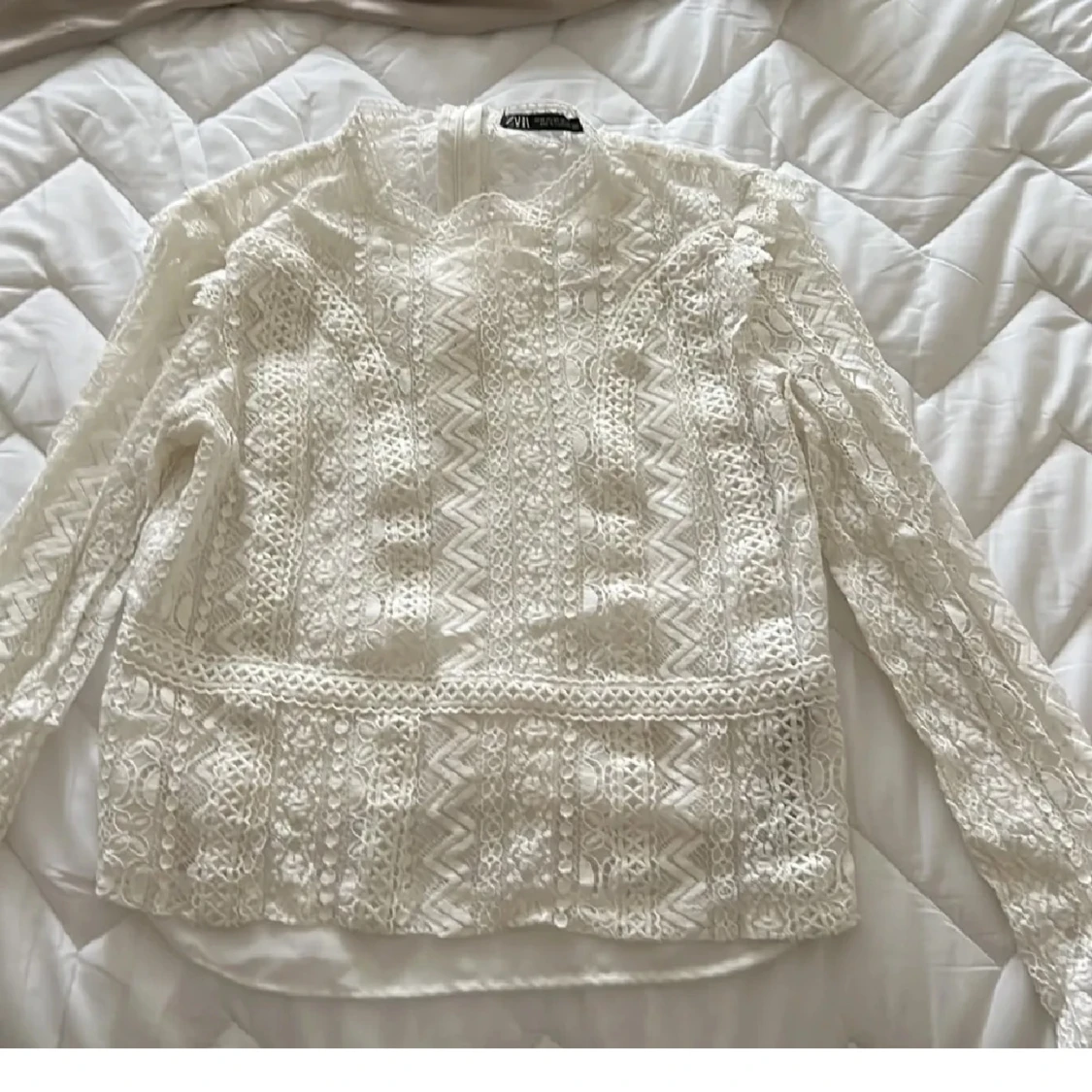Vit spetsblus från Zara XS
