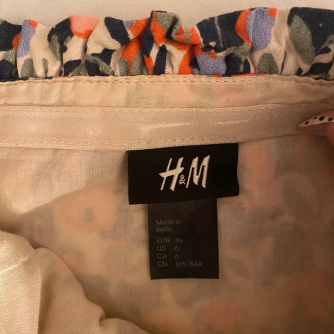 Blommig korsett från H&M med volang - 1