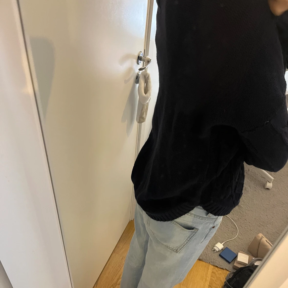 Mörkblå kabelstickad tröja från Etirel - 1