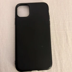 iPhone 11 Skal - Snygg basic svart iPhone 11 skal 