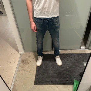 G-Star jeans - G-Star jeans i storlek 29/32 | Mycket bra skick | Nypris ca 1500 | Skriv till mig vid fler bilder eller frågor!📲📩