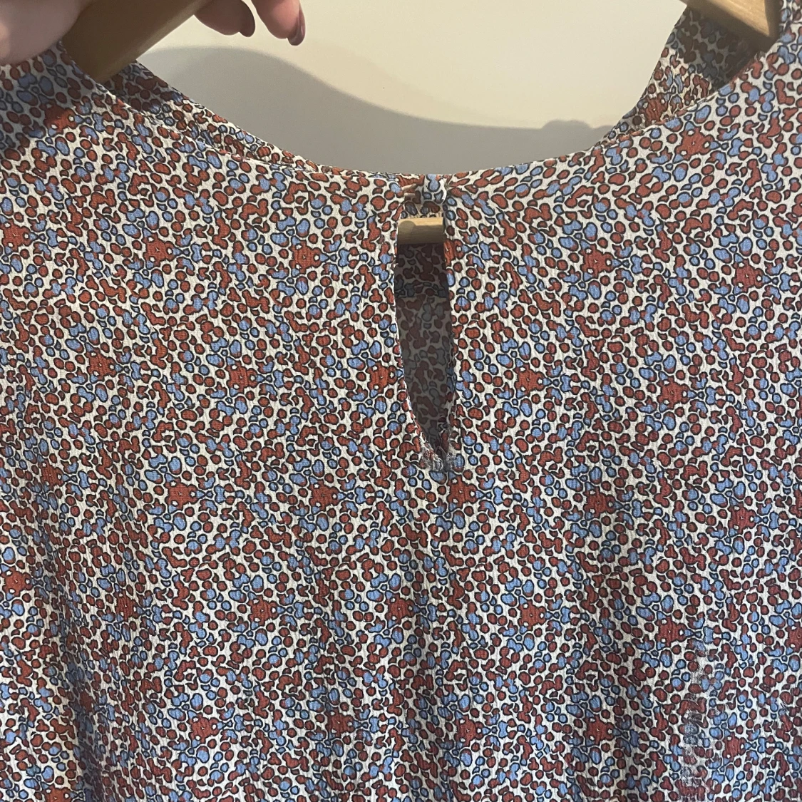 Mönstrad kortklänning Pernilla Wahlgren - 1