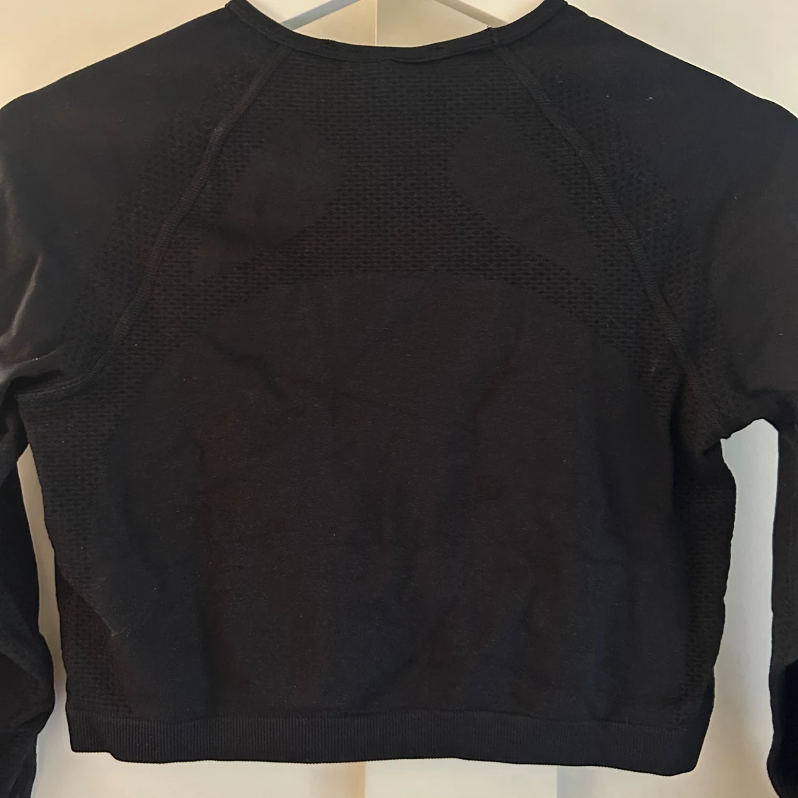 Svart croppad tröja från FB Sister - 4
