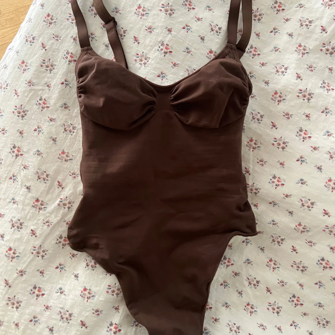 Brun body från Skims, stl S