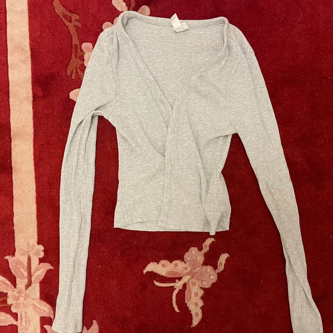 supersöt ljusgrå kofta