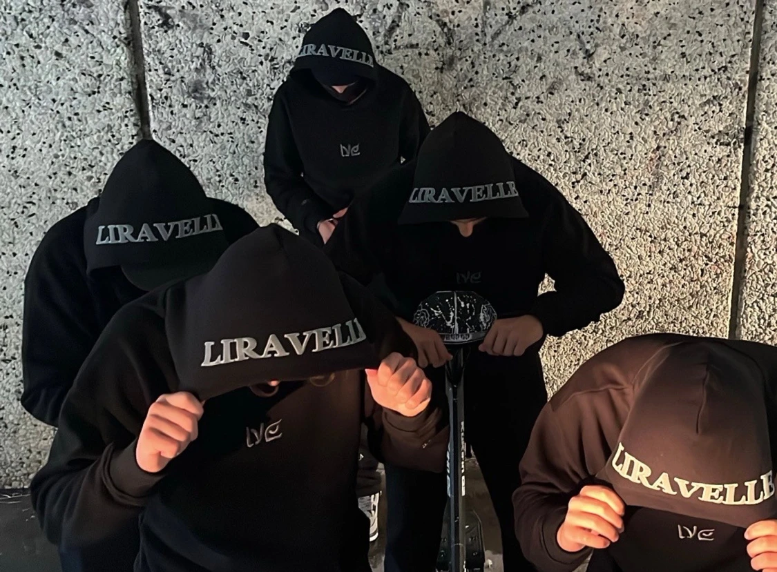 Svart tracksuit från Liravelle