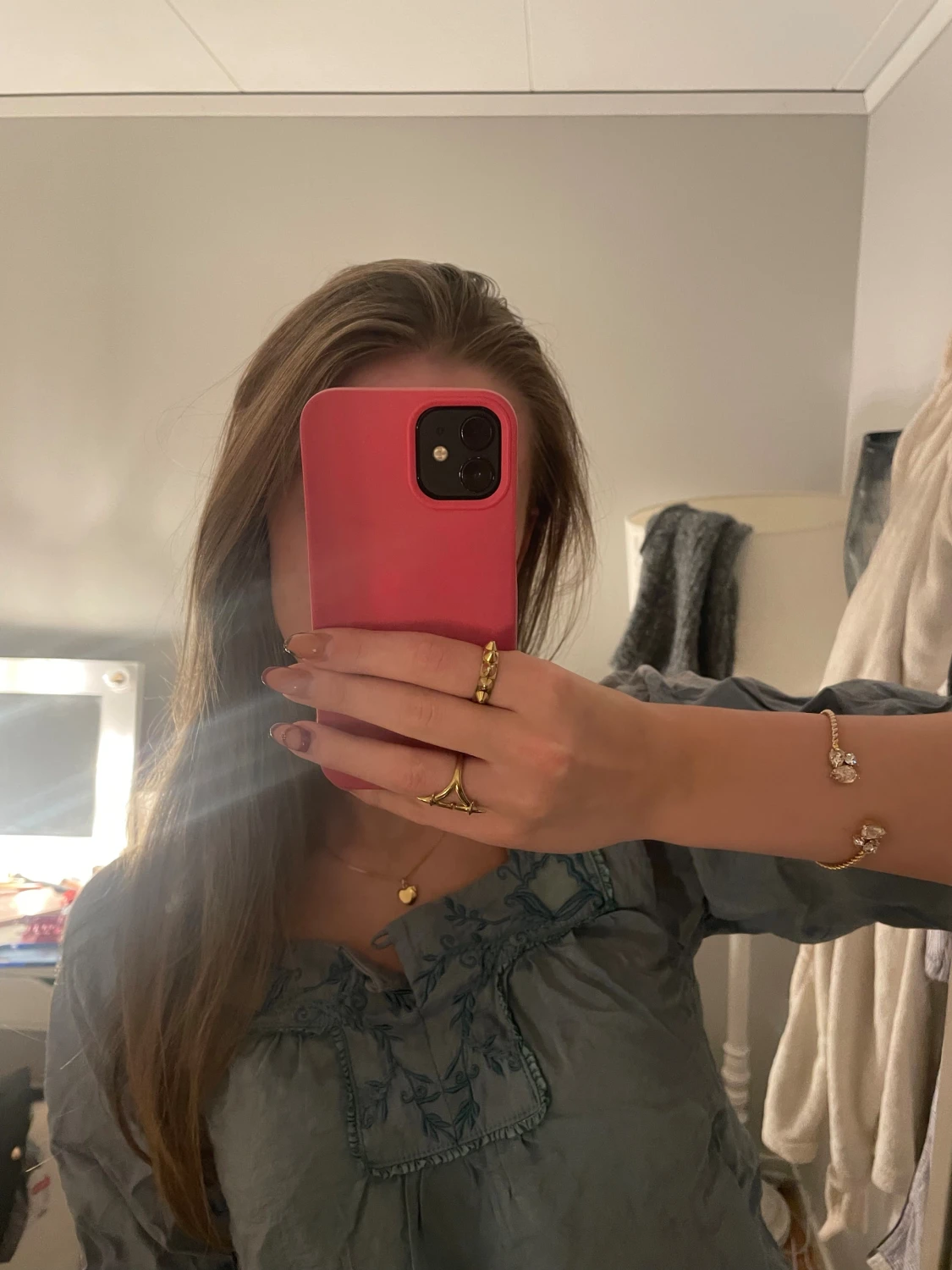 Blå broderad blus med puffärm - 1