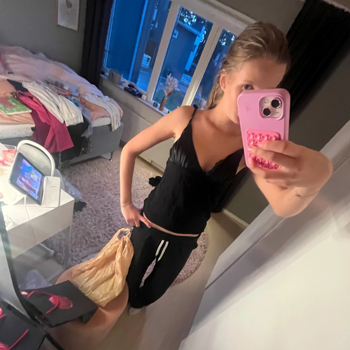 Skit snygg svart fest topp med v-ringning