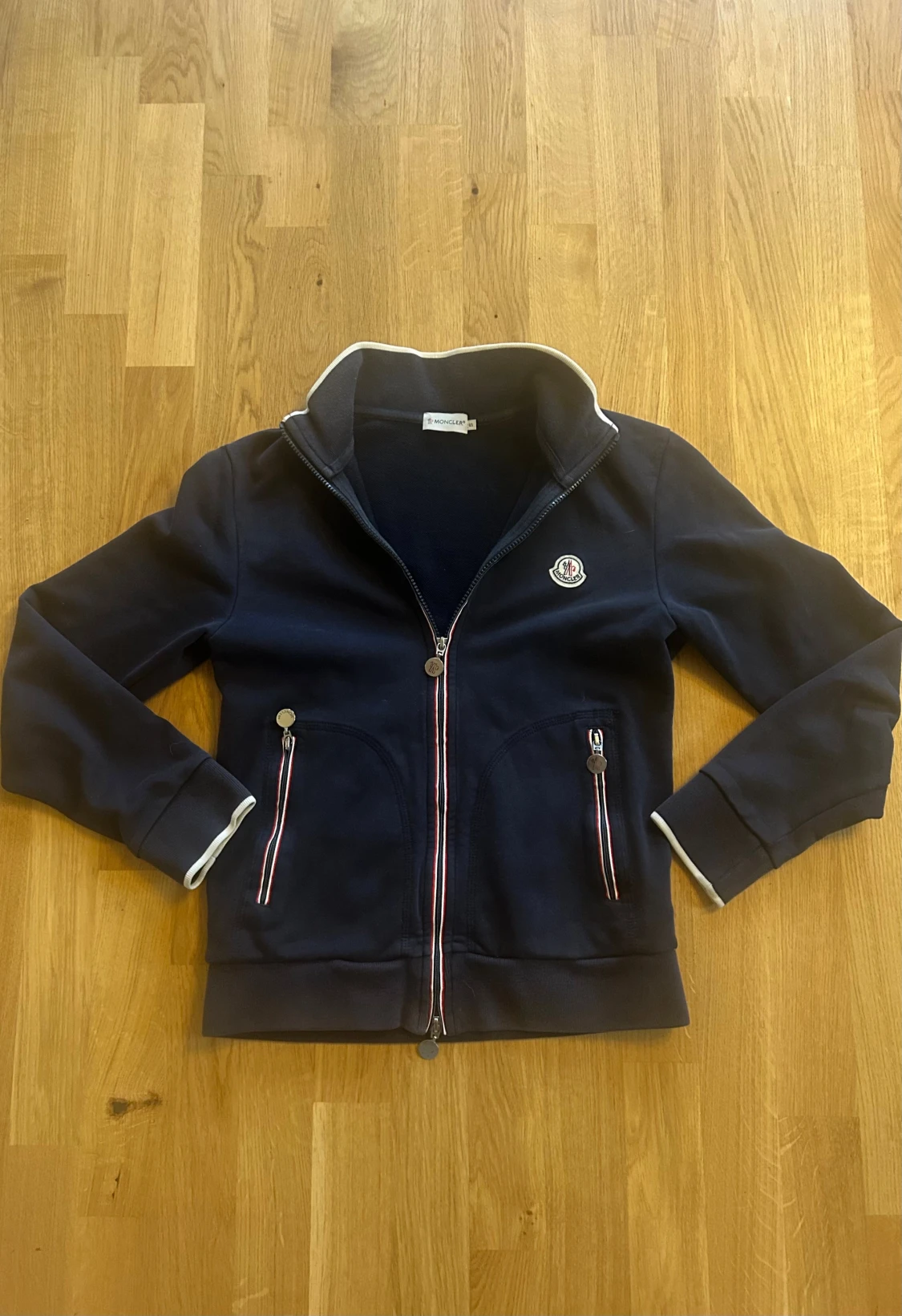 Mörkblå zip-up från Moncler