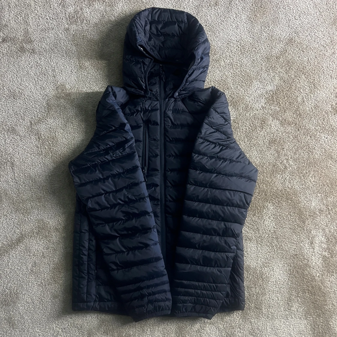 Mörkblå pufferjacka 