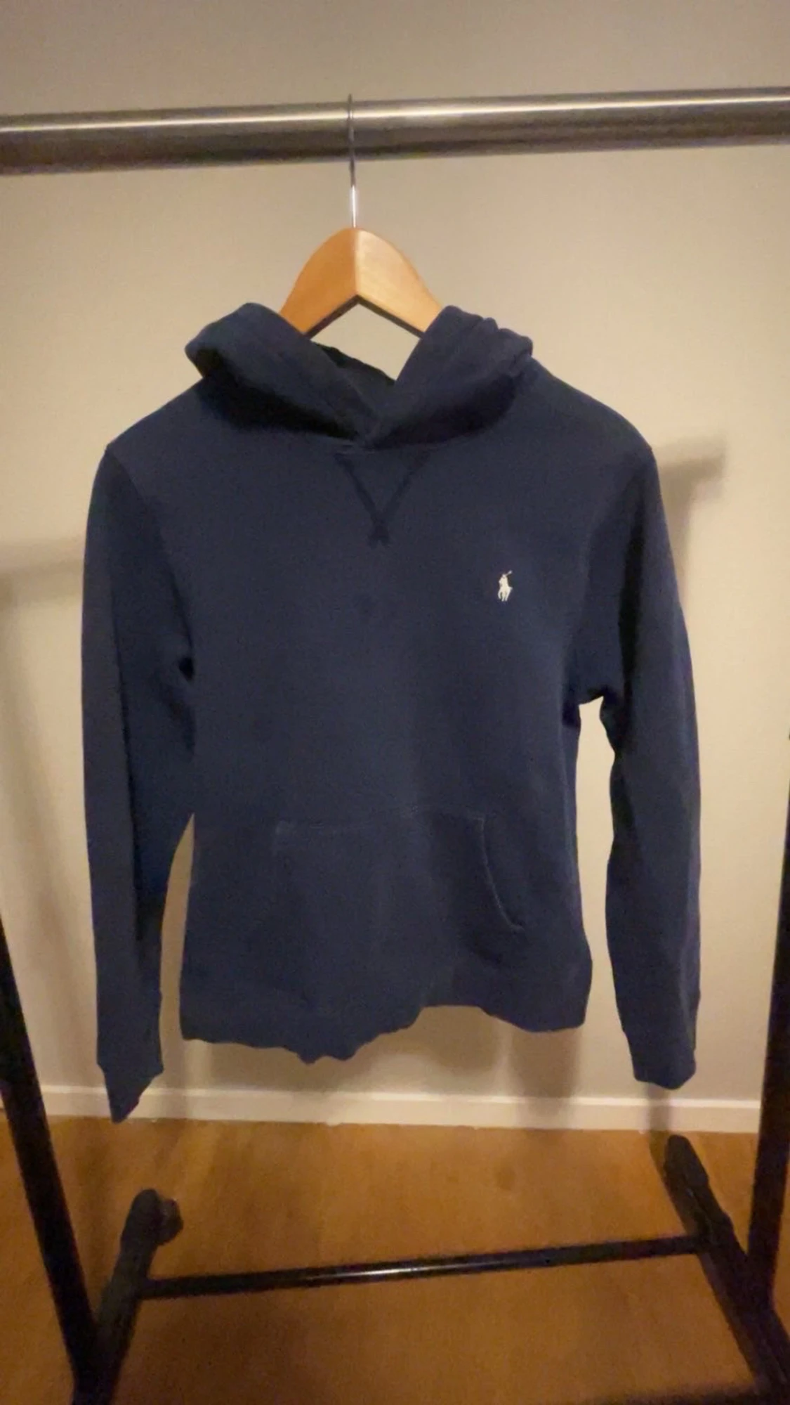 Marinblå hoodie från Ralph Lauren