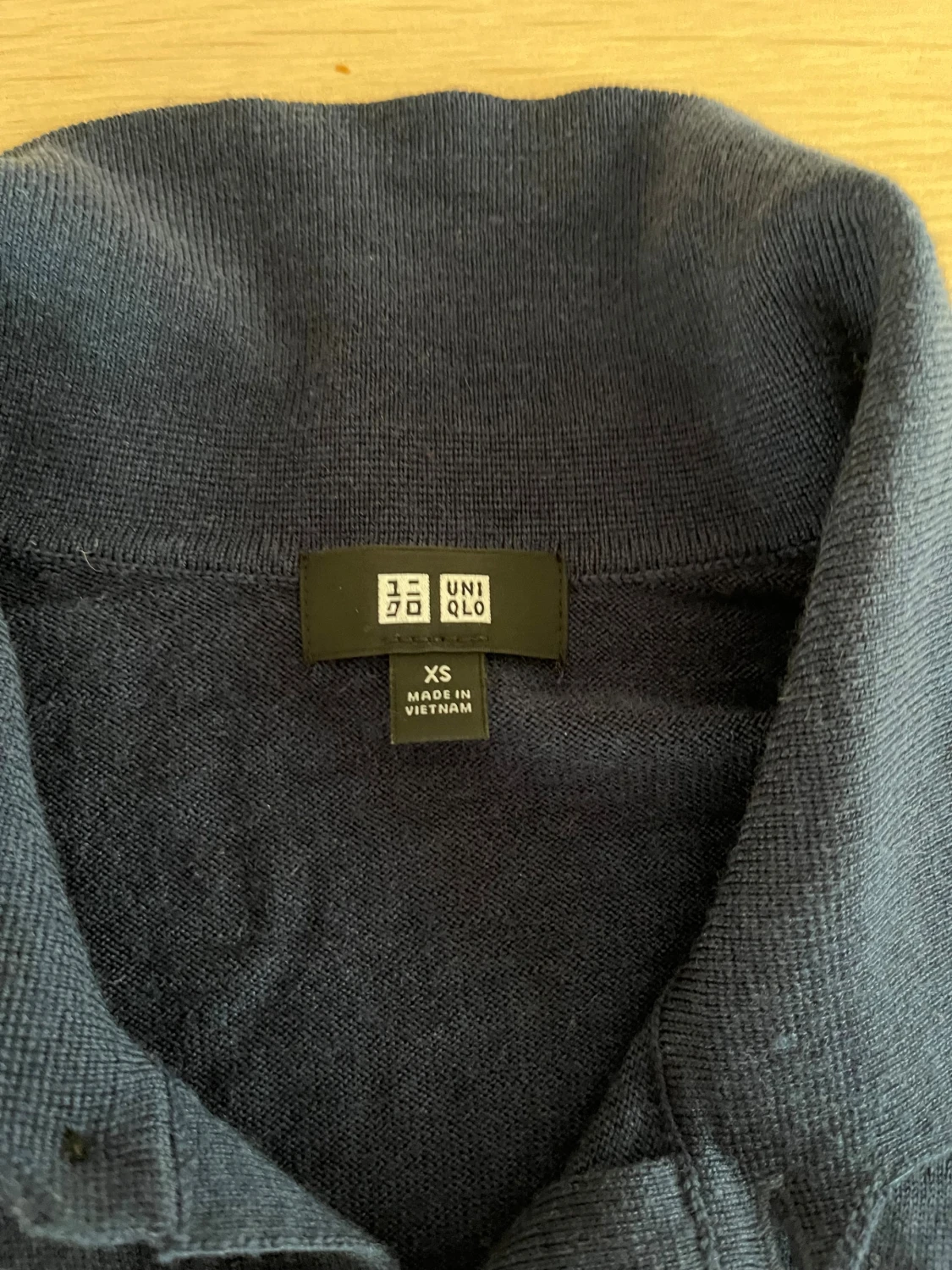 Mörkblå pikétröja från Uniqlo XS - 1