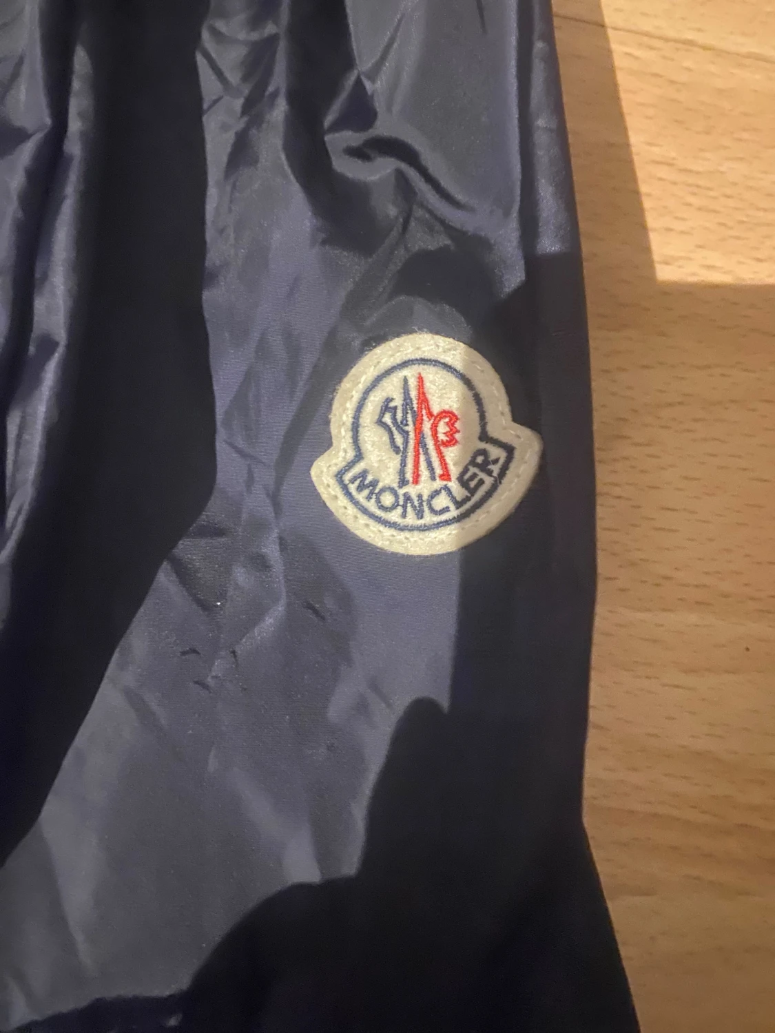 Moncler marinblå vindjacka med huva - 1