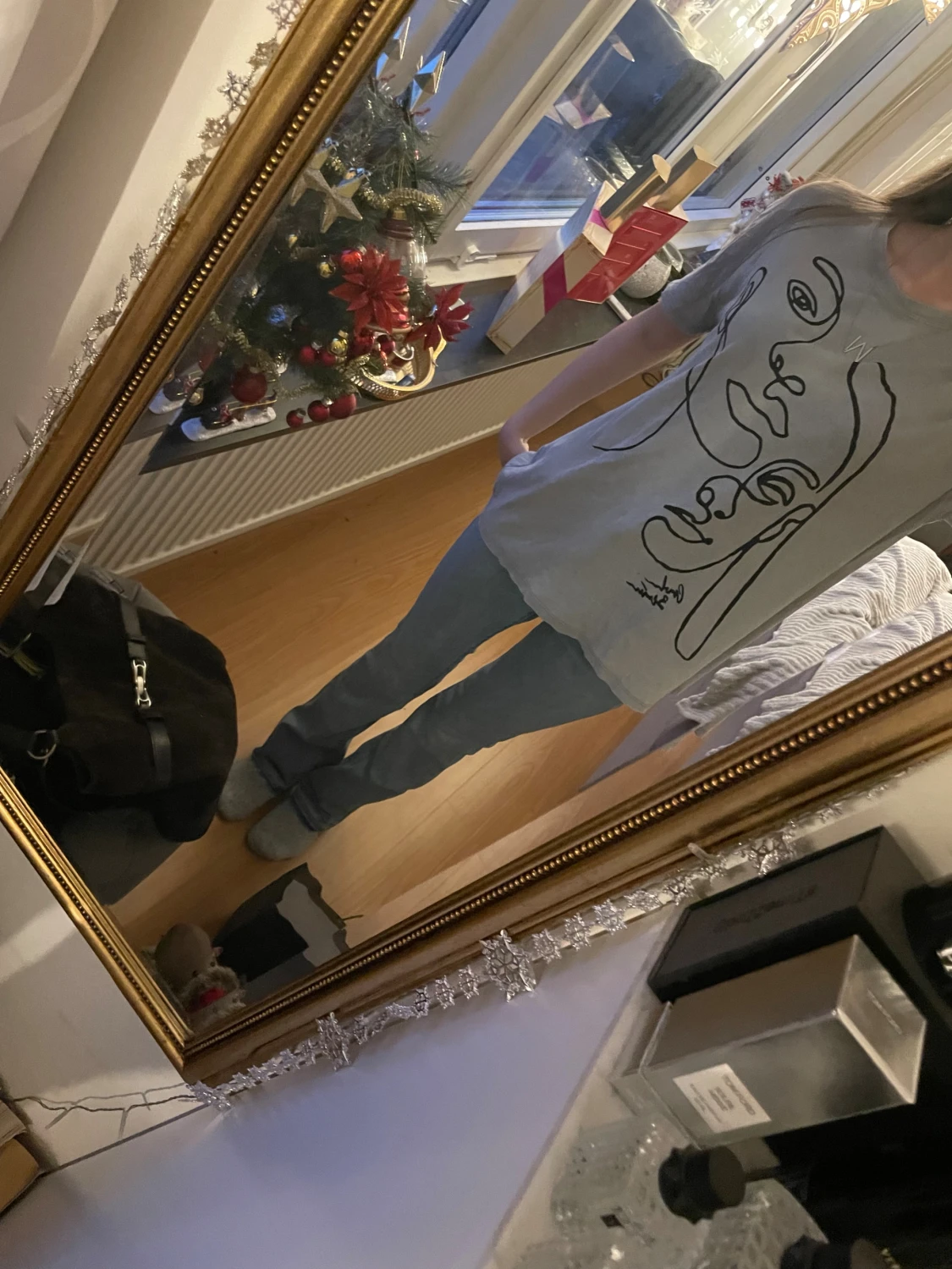 Grå t-shirt med tryck🩶 - 2