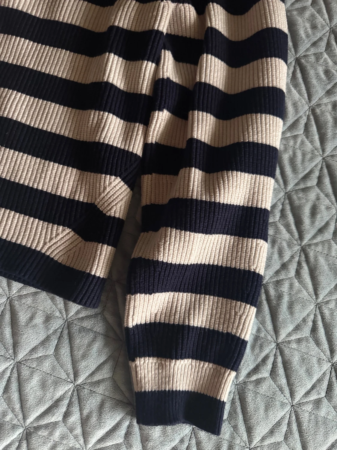 Randig stickad tröja från MNG - 1