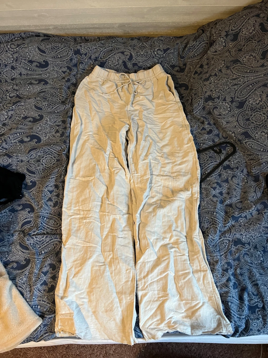 Beiga vida linnebyxor med snörning - 1