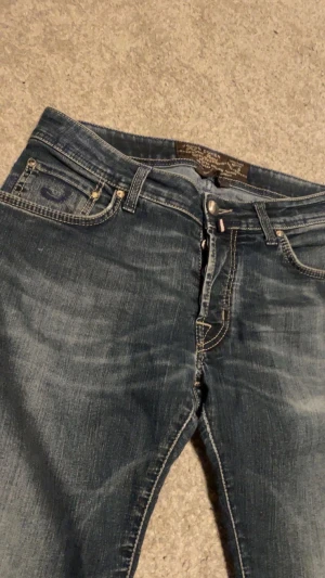 Jacob cohen jeans - Storlek 32 jävligt ovanliga håll i grenen skriv för mer info
