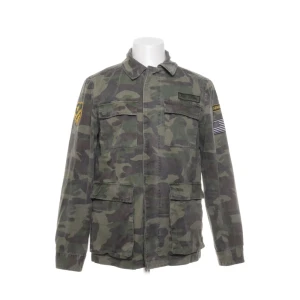 Fieldjacket camo  - Sjukt feta fieldjacket från Adrian hammond. 