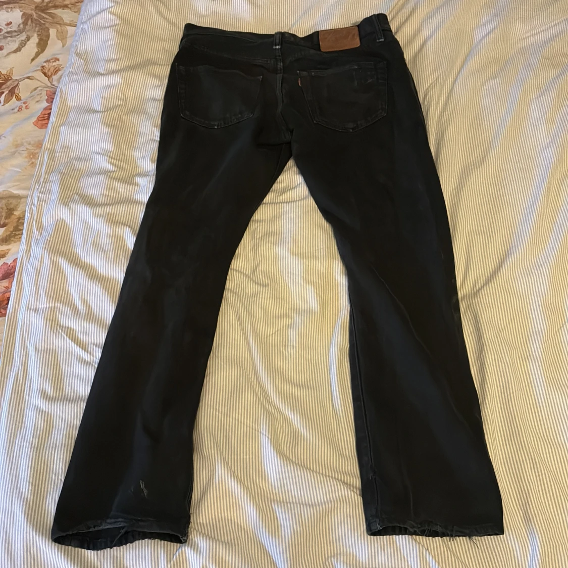 Svarta Levi's 501 jeans W32 L30 - 1